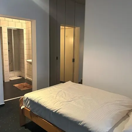 Stylish Downtown Apartment *